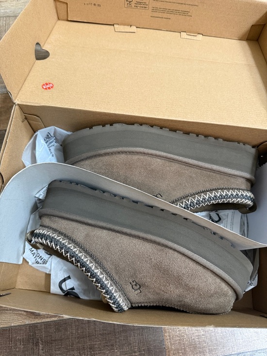 UGG Shoes - UGG tazz slippers